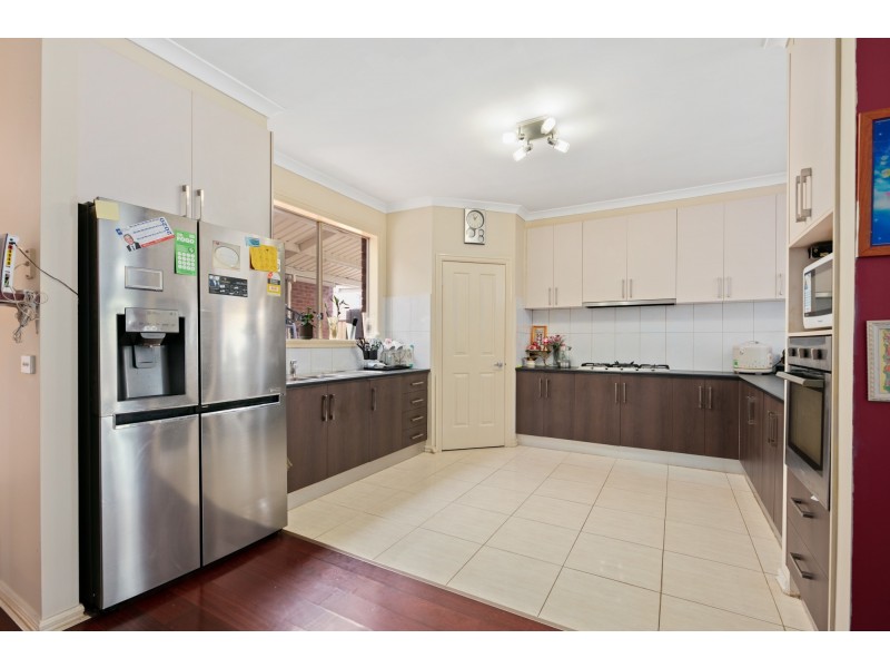 13 Keiwa Place, Taylors Hill VIC 3037