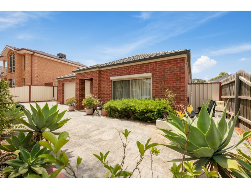13 Keiwa Place, Taylors Hill VIC 3037