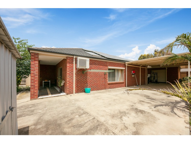 13 Keiwa Place, Taylors Hill VIC 3037