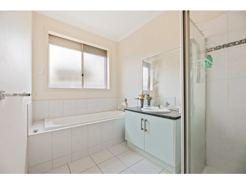 13 Keiwa Place, Taylors Hill VIC 3037