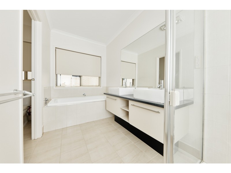 17 Levenia Street, St Albans VIC 3021