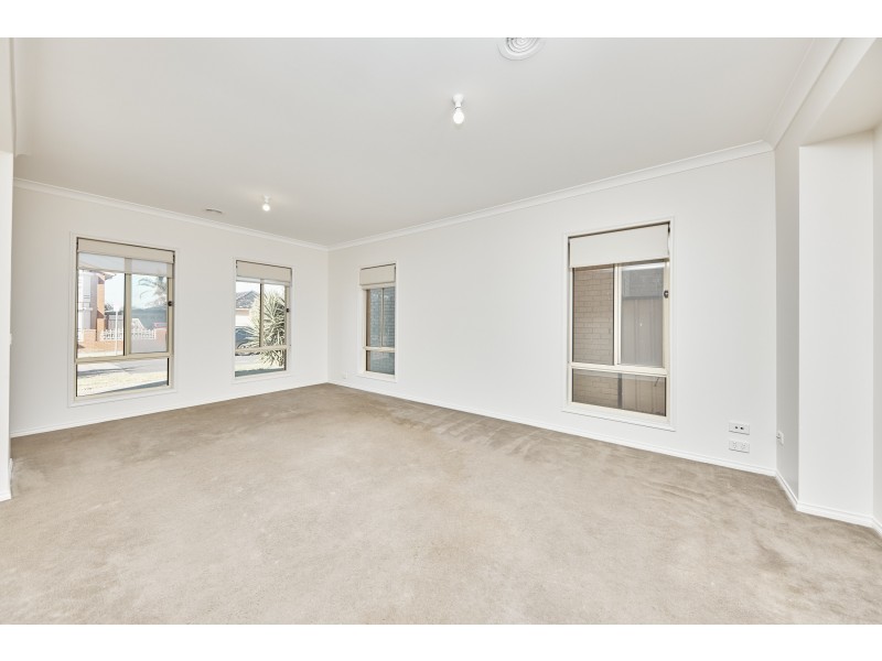 17 Levenia Street, St Albans VIC 3021