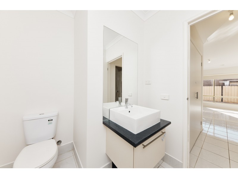 17 Levenia Street, St Albans VIC 3021