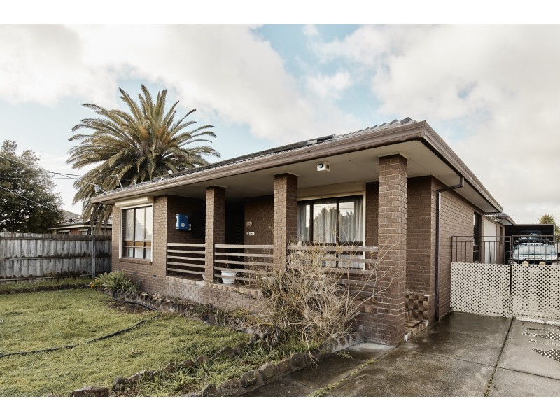 13 Derson Street, St Albans VIC 3021