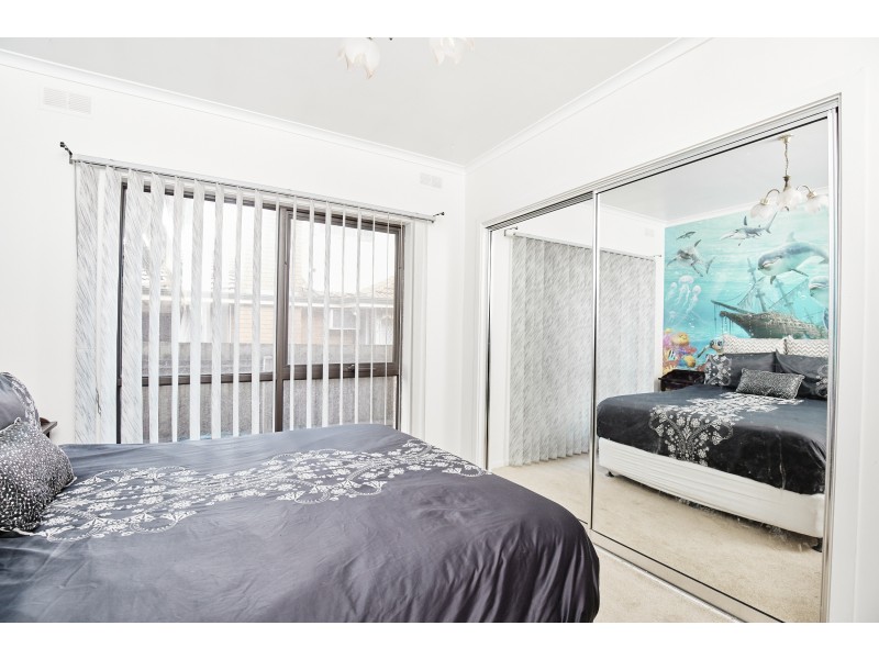 13 Derson Street, St Albans VIC 3021