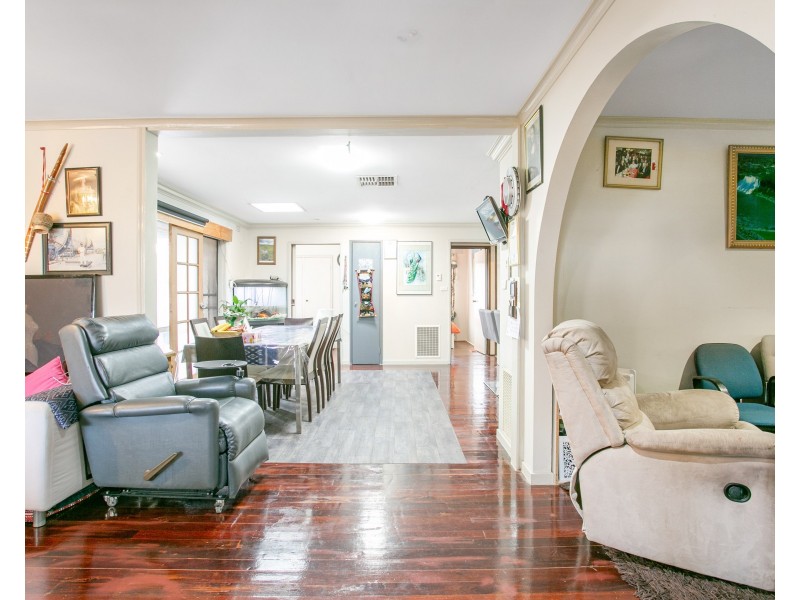 58 Main Road East, St Albans VIC 3021