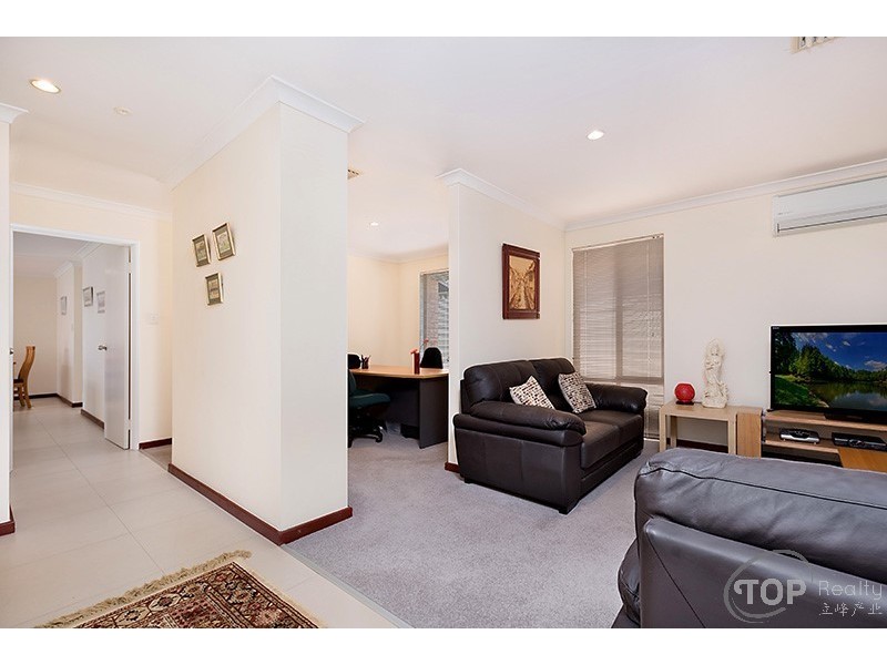5 Greenlea Rise, Leeming WA 6149
