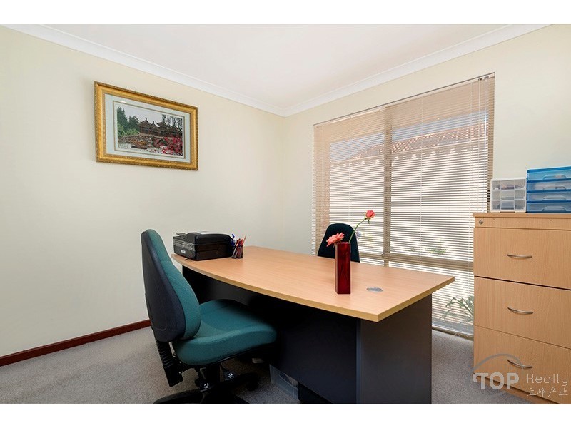 5 Greenlea Rise, Leeming WA 6149