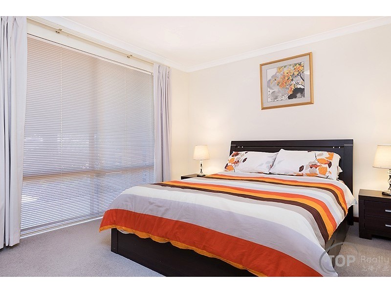 5 Greenlea Rise, Leeming WA 6149