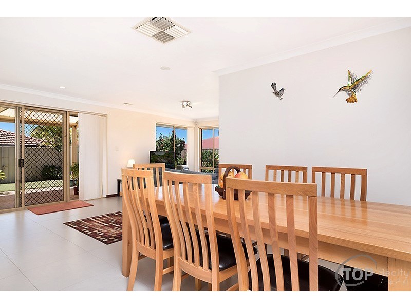 5 Greenlea Rise, Leeming WA 6149