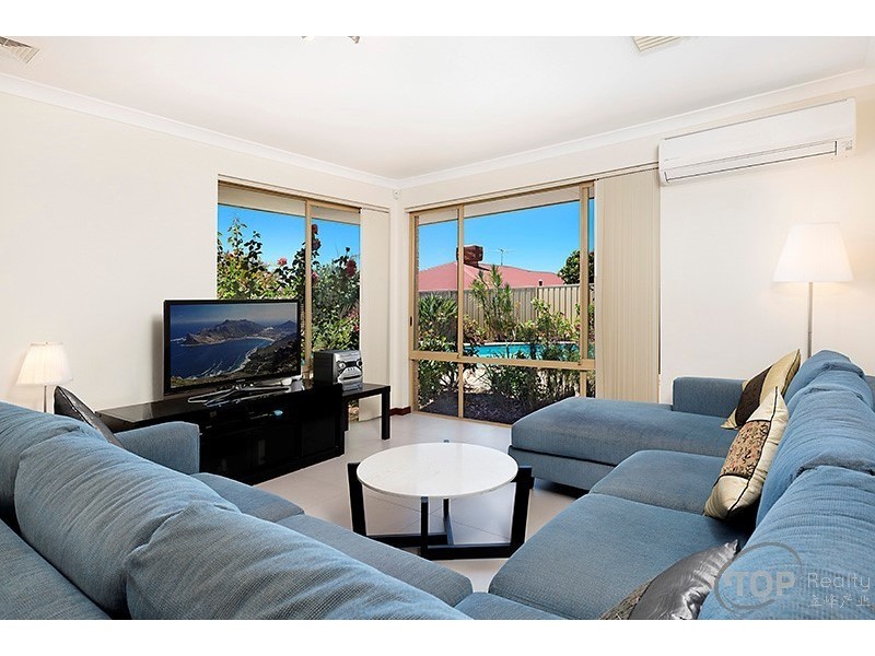 5 Greenlea Rise, Leeming WA 6149
