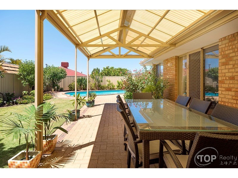 5 Greenlea Rise, Leeming WA 6149