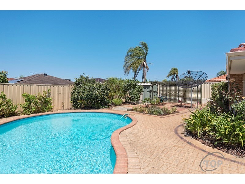 5 Greenlea Rise, Leeming WA 6149