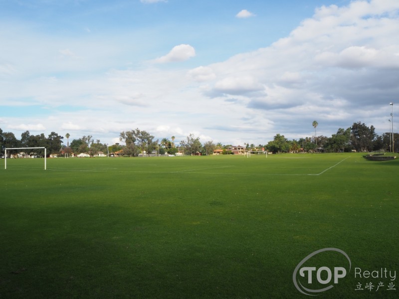 79 Meadowbrook Dr, Parkwood WA 6147