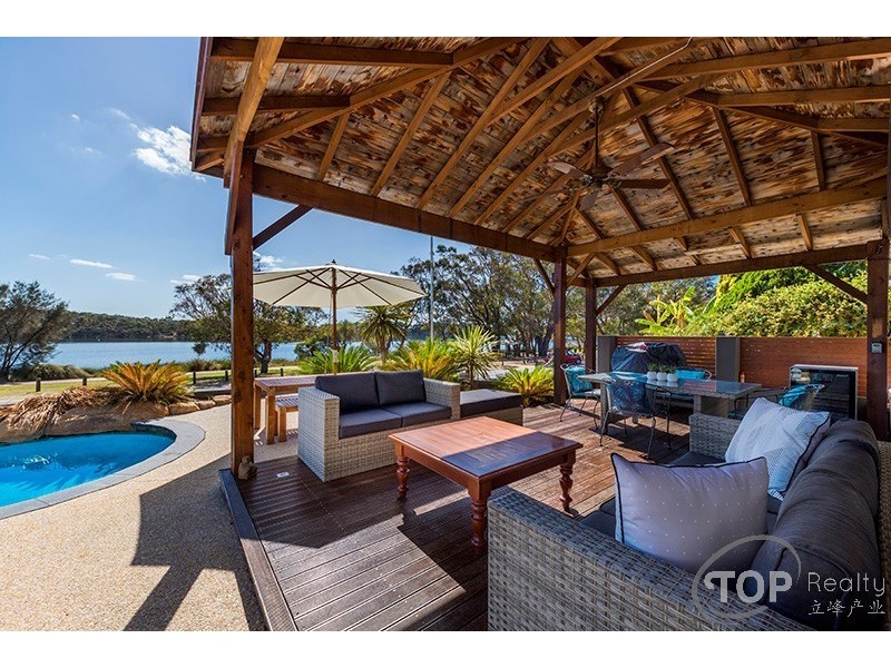 97 Riverton Dr W, Rossmoyne WA 6148