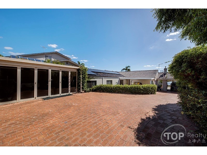 97 Riverton Dr W, Rossmoyne WA 6148