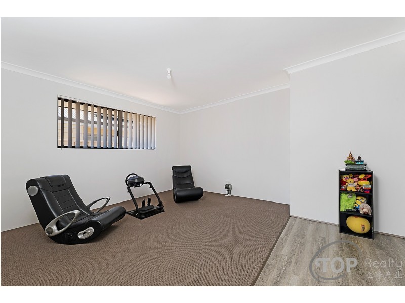 24 Fogarty Loop, Piara Waters WA 6112