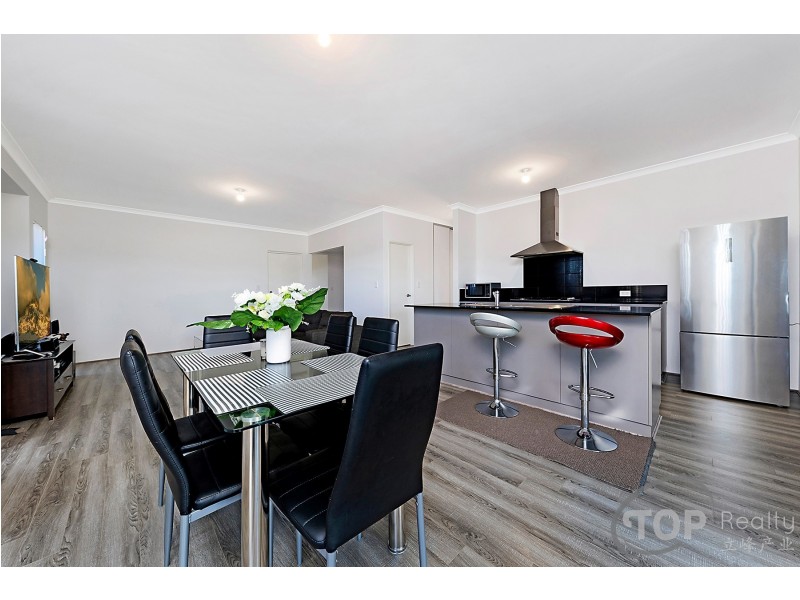 24 Fogarty Loop, Piara Waters WA 6112