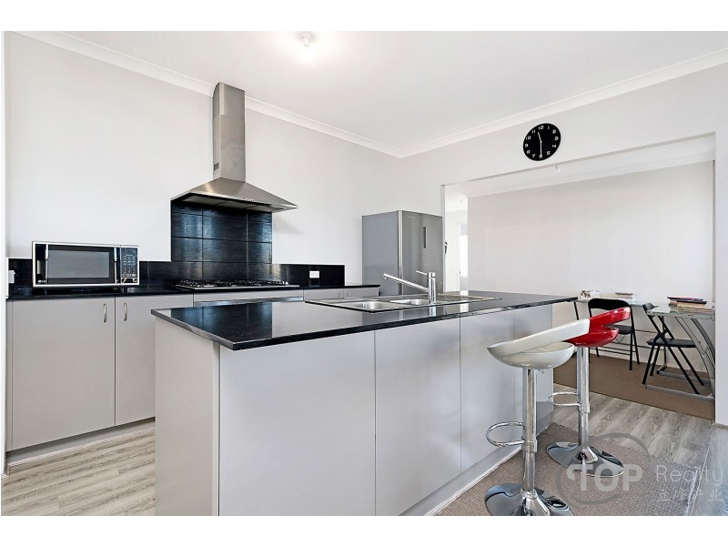 24 Fogarty Loop, Piara Waters WA 6112