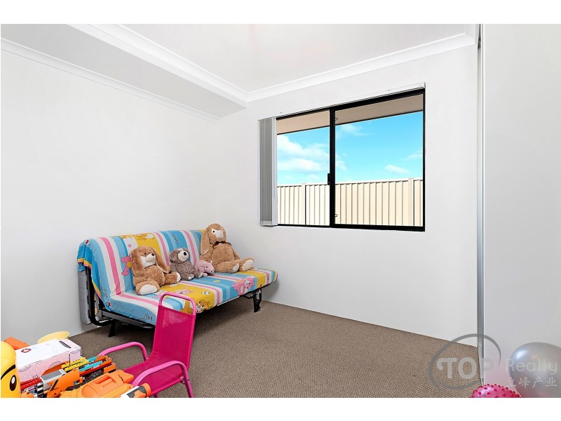 24 Fogarty Loop, Piara Waters WA 6112