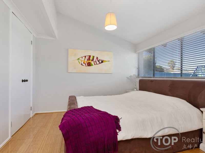 15 Laughton Way, Leeming WA 6149