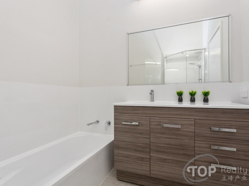 15 Laughton Way, Leeming WA 6149