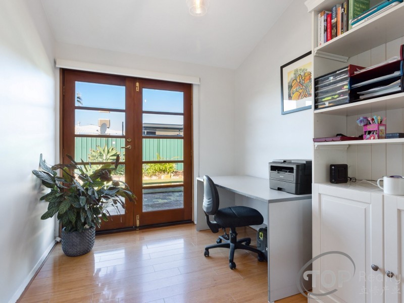 15 Laughton Way, Leeming WA 6149