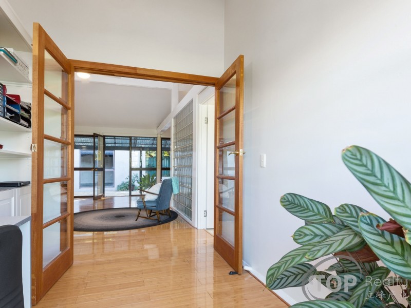 15 Laughton Way, Leeming WA 6149