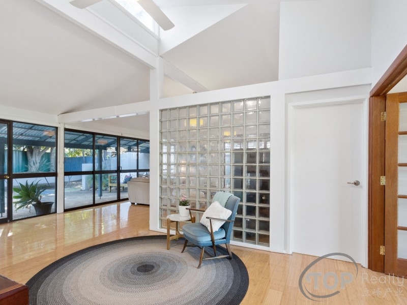 15 Laughton Way, Leeming WA 6149