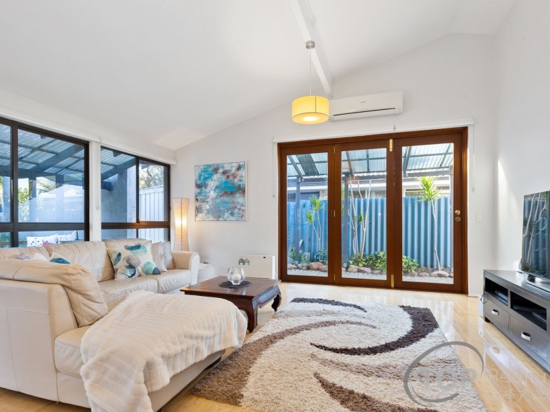 15 Laughton Way, Leeming WA 6149