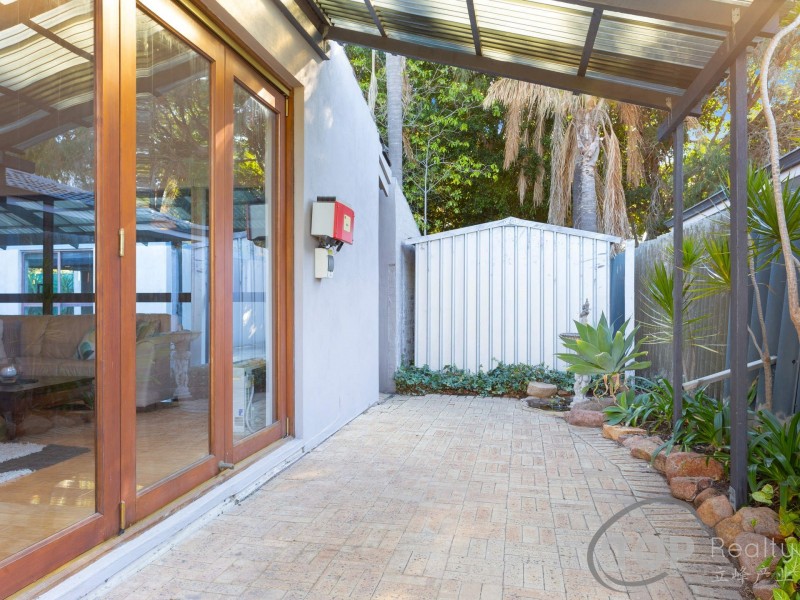 15 Laughton Way, Leeming WA 6149