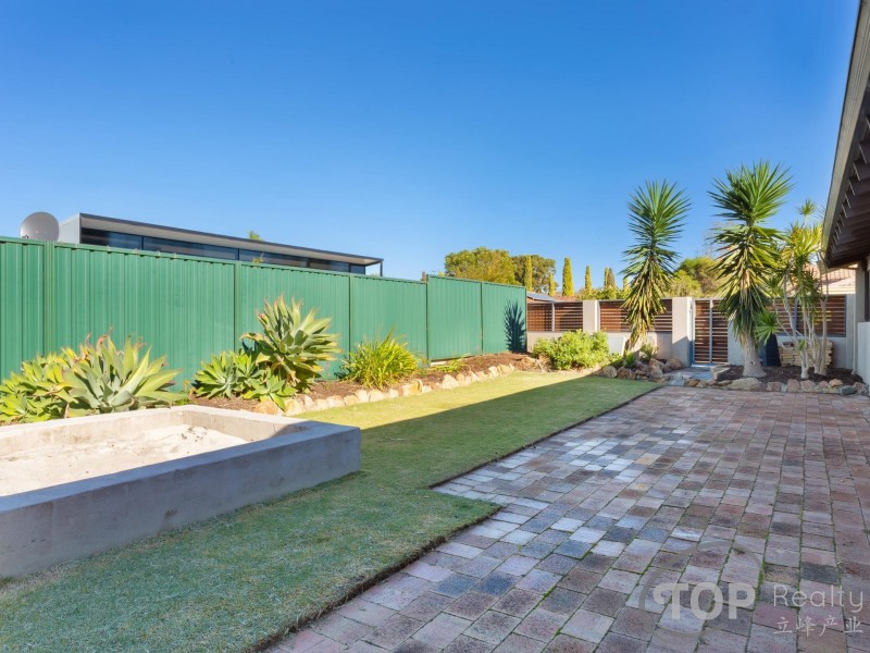15 Laughton Way, Leeming WA 6149