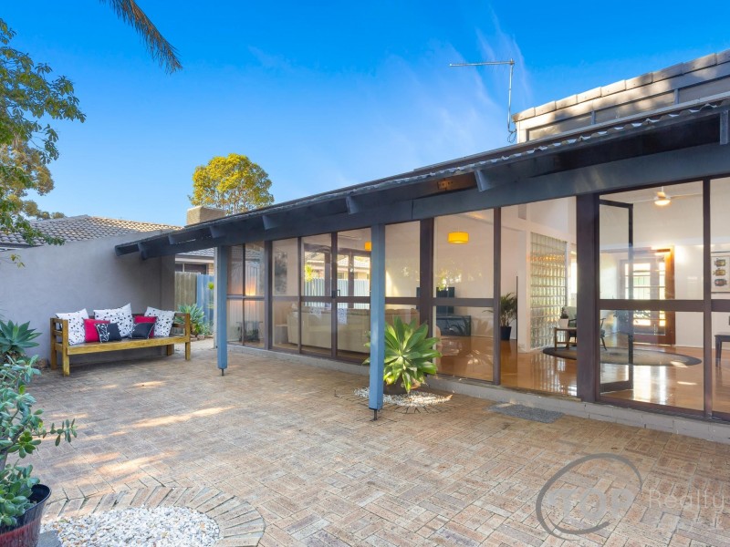 15 Laughton Way, Leeming WA 6149