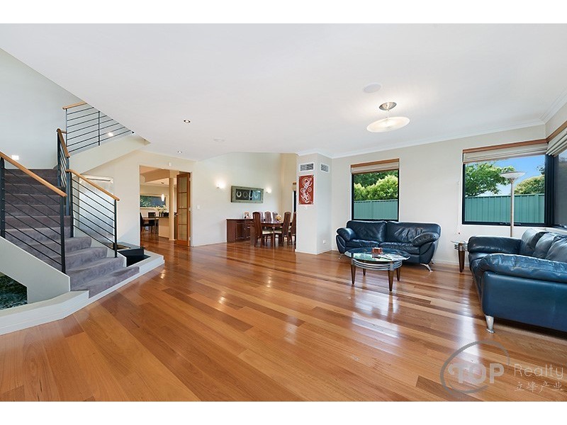 15 Creekview Cl, Rossmoyne WA 6148