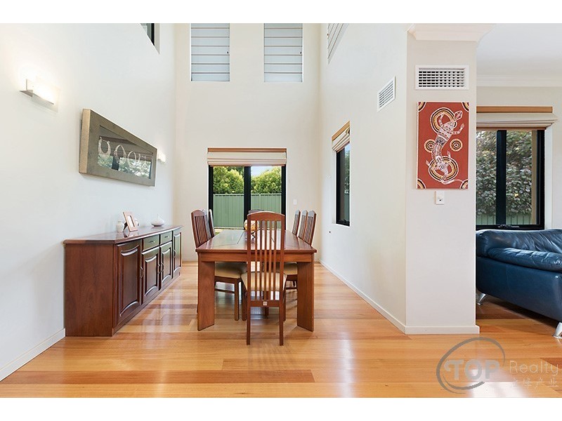 15 Creekview Cl, Rossmoyne WA 6148