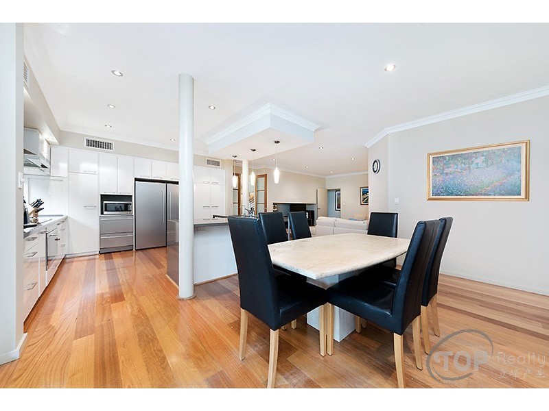 15 Creekview Cl, Rossmoyne WA 6148