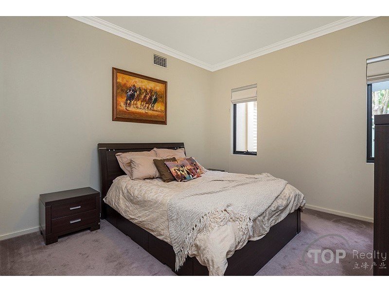 15 Creekview Cl, Rossmoyne WA 6148