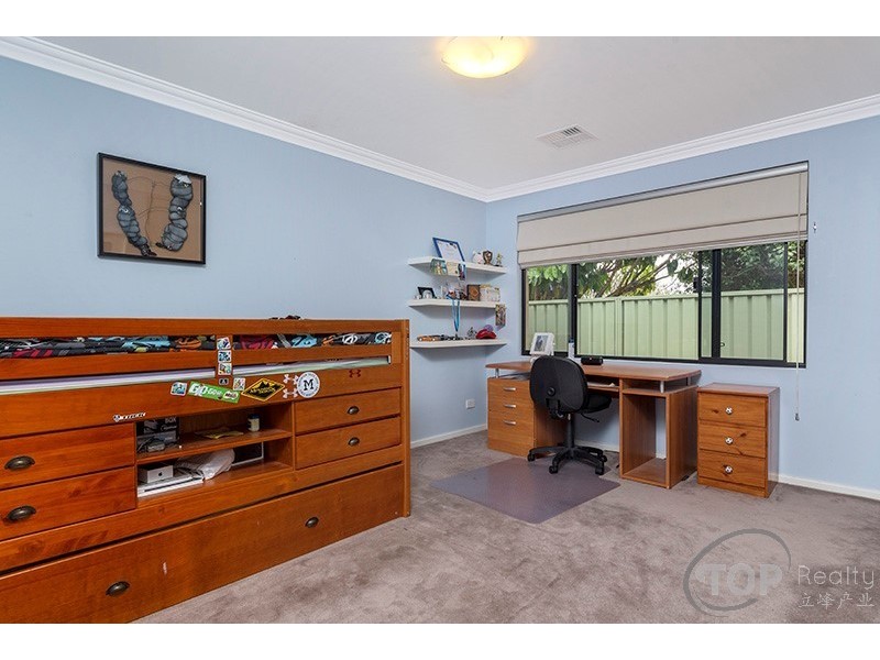 15 Creekview Cl, Rossmoyne WA 6148