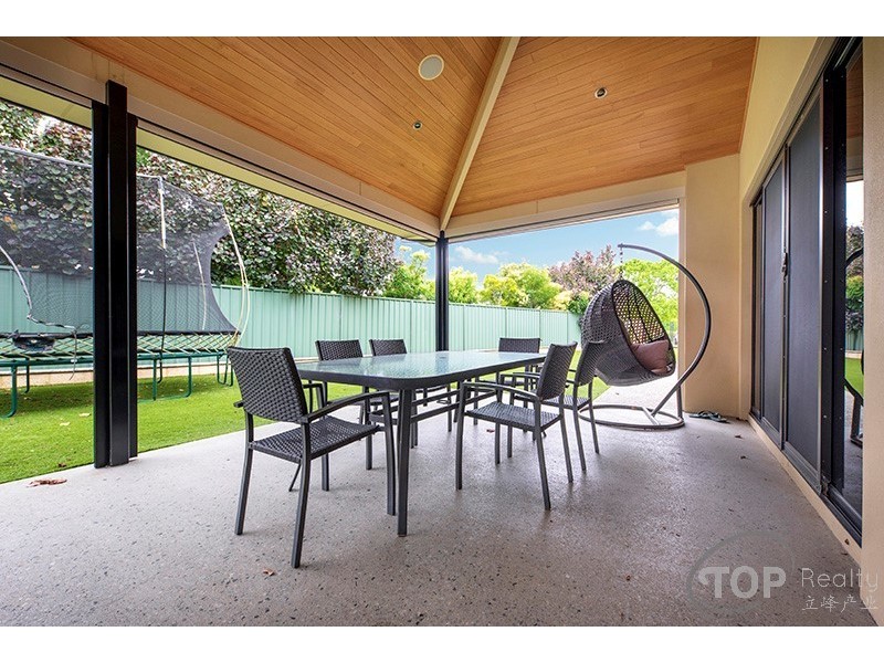 15 Creekview Cl, Rossmoyne WA 6148