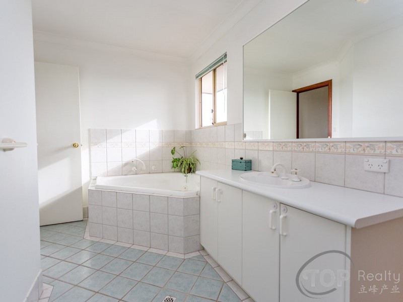 17 Ruffian Loop, Willetton WA 6155