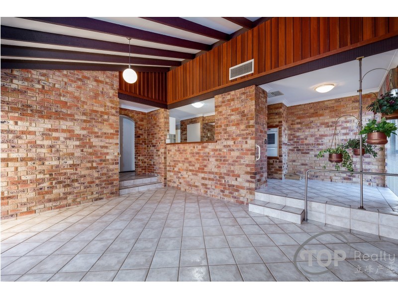 129 Pinetree Gully Rd, Willetton WA 6155