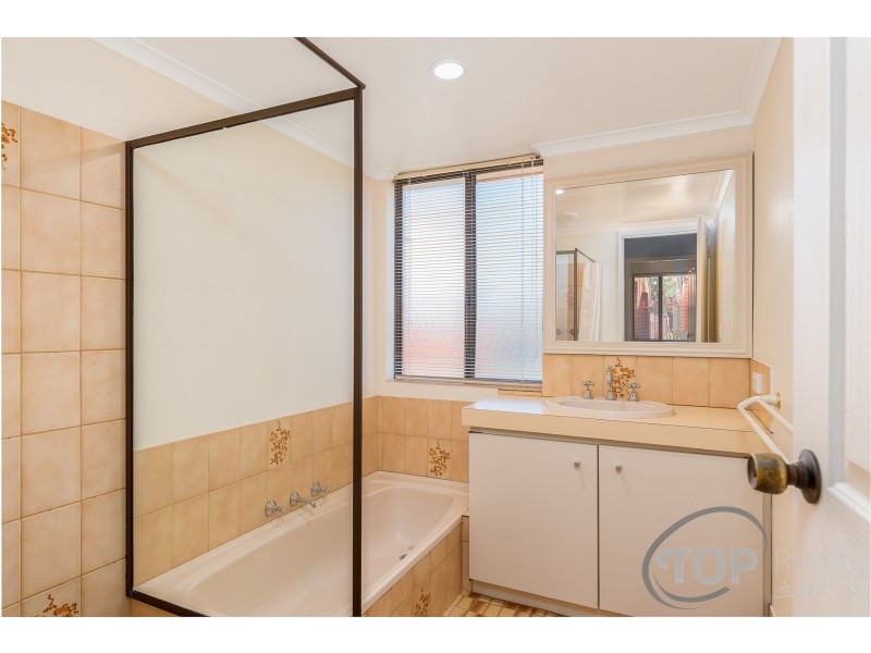 129 Pinetree Gully Rd, Willetton WA 6155