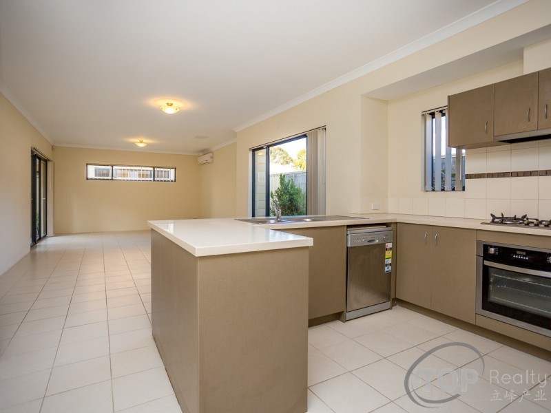 11/26 Churchill Green, Canning Vale WA 6155