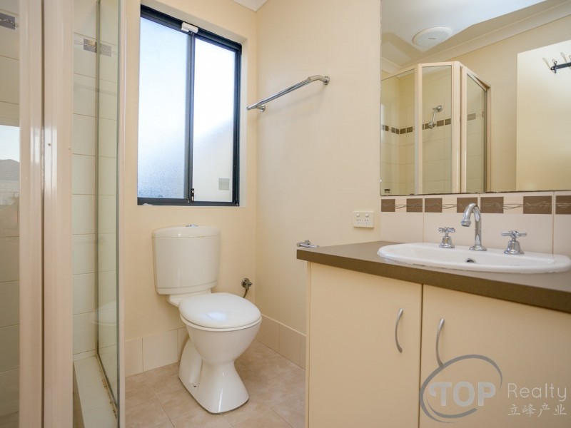 11/26 Churchill Green, Canning Vale WA 6155