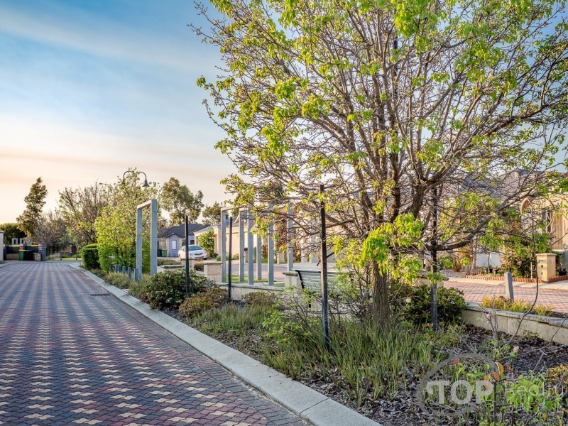11/26 Churchill Green, Canning Vale WA 6155