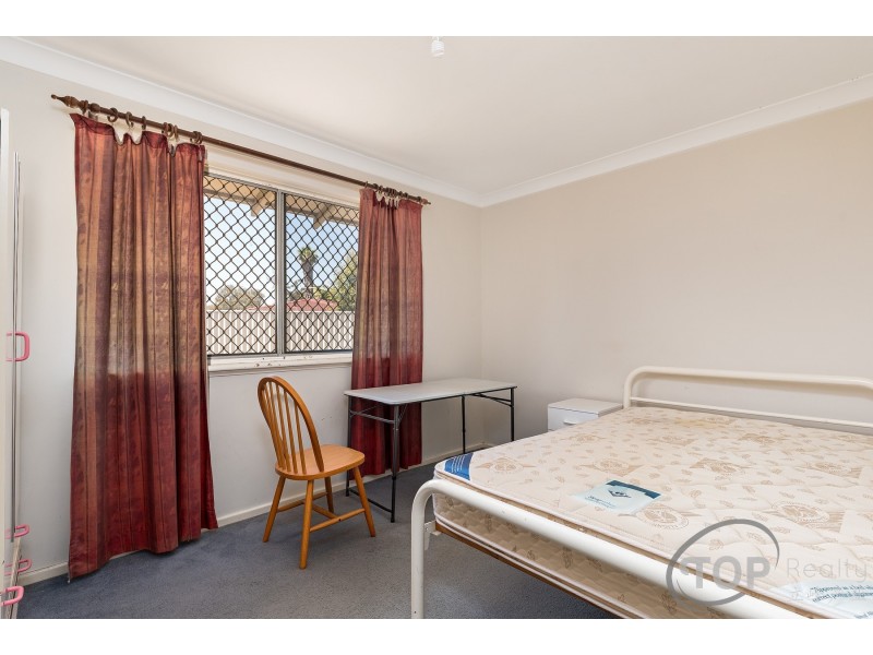 6 Lurnea Place, Karawara WA 6152