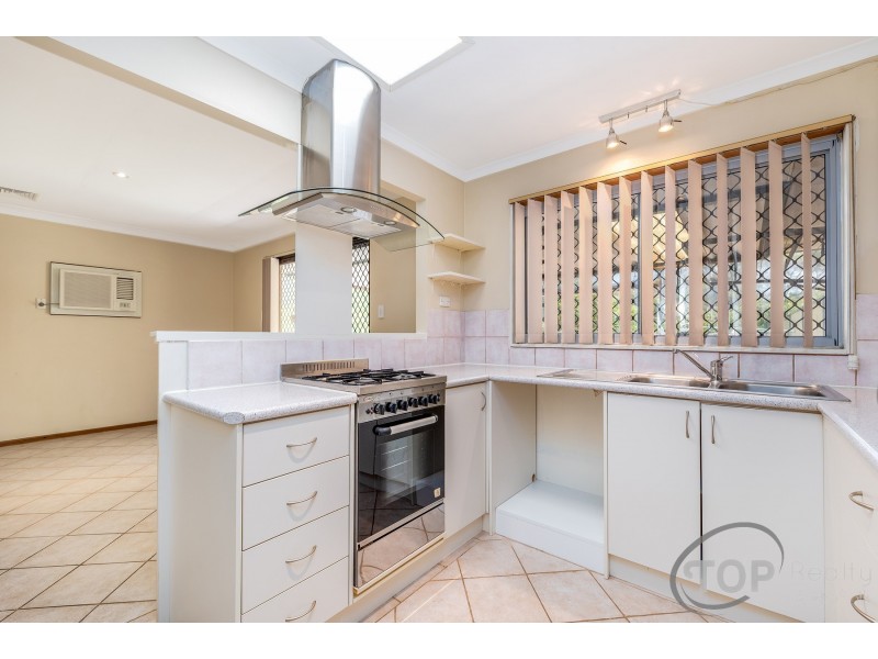 33 Begonia Close, Ferndale WA 6148