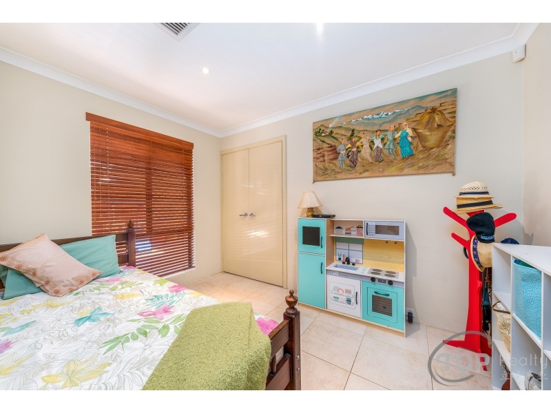 10 Saffron Court, Riverton WA 6148