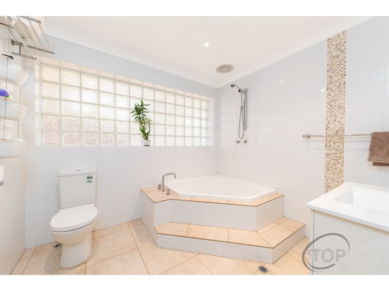 10 Saffron Court, Riverton WA 6148