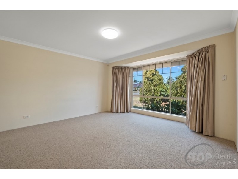 11 Hackett Pass, Winthrop WA 6150